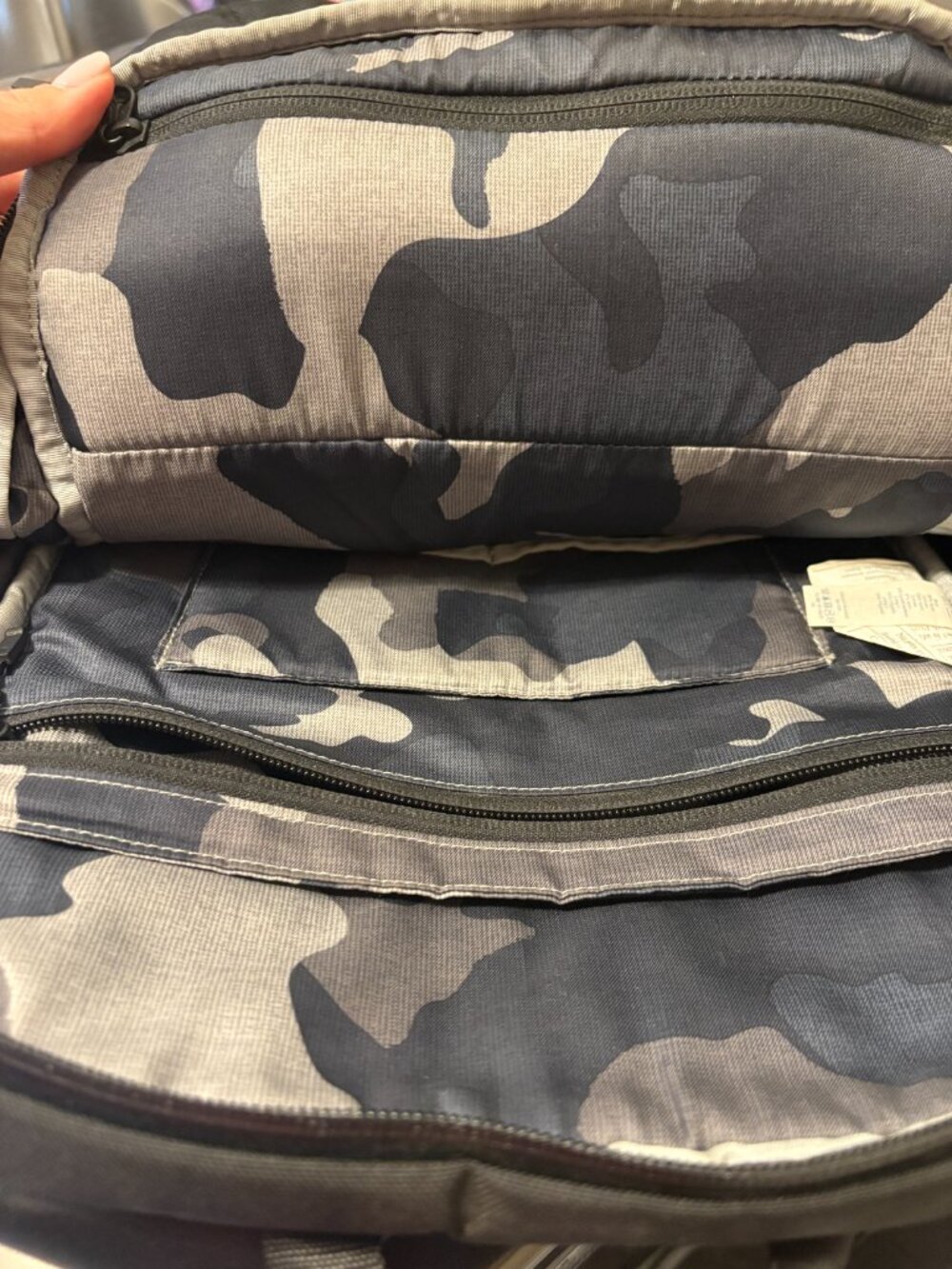 Lululemon Para Backpack - Picture 4 of 15